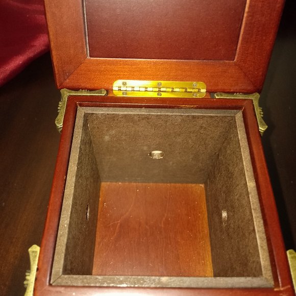Vintage Bombay Wooden Photo Box Holder (3.5 x 3.5 photo) - Picture 4 of 5